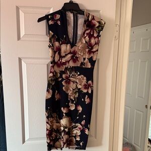Elegant Floral Midi Dress with V-Neck